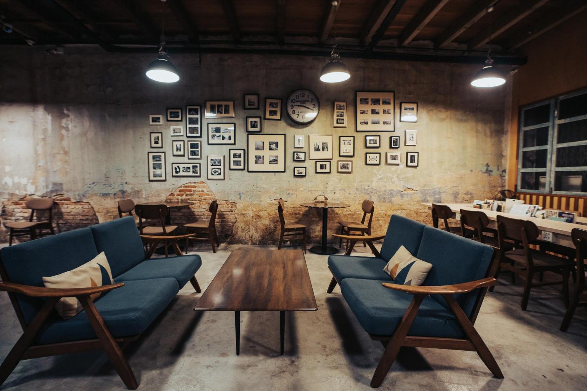 De Cafe & Rest House ايبوه المظهر الخارجي الصورة
