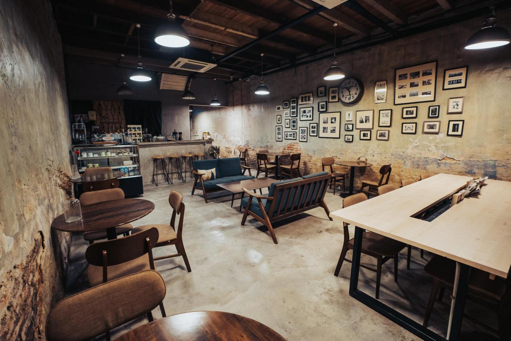 De Cafe & Rest House ايبوه المظهر الخارجي الصورة