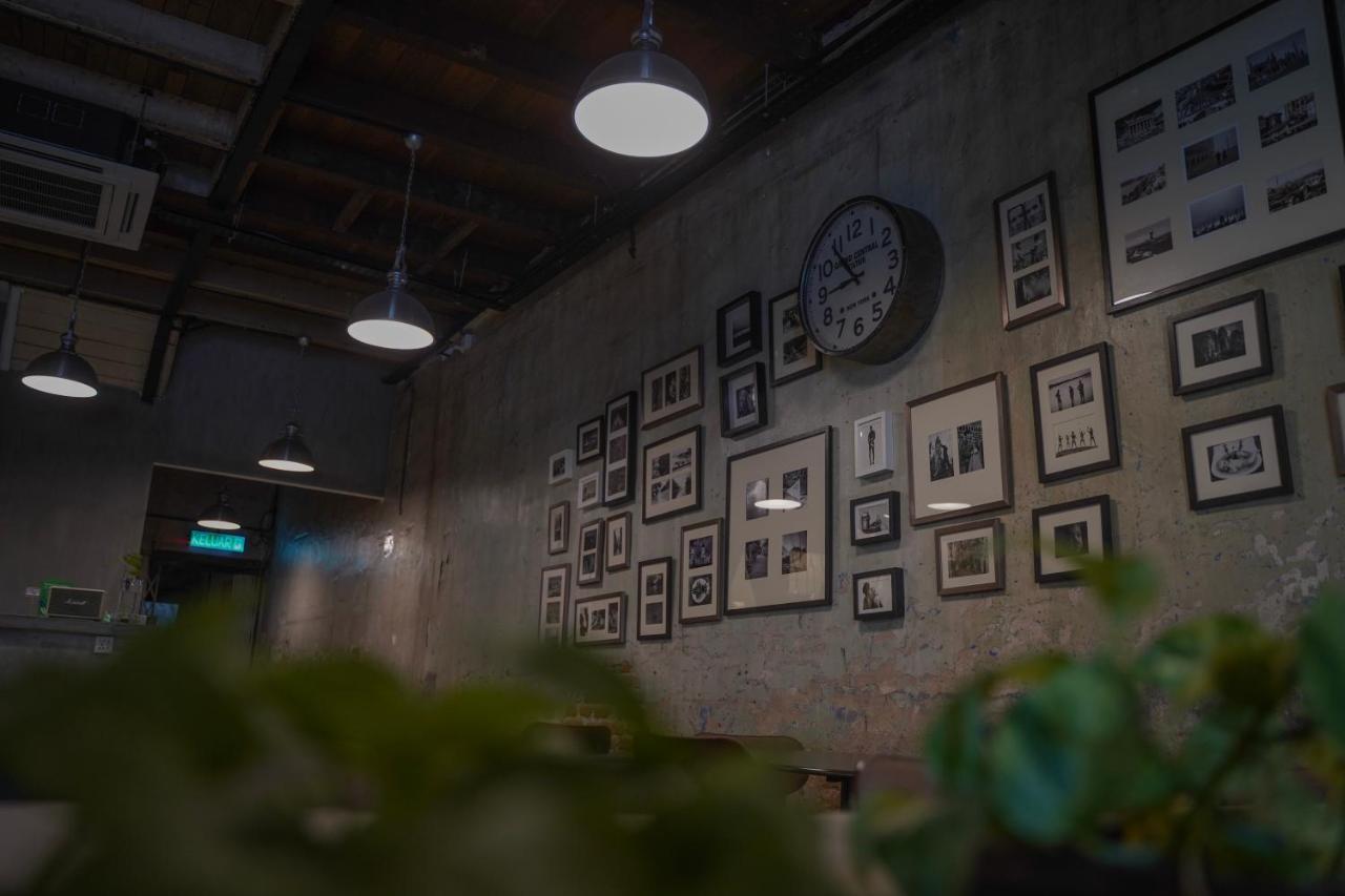 De Cafe & Rest House ايبوه المظهر الخارجي الصورة