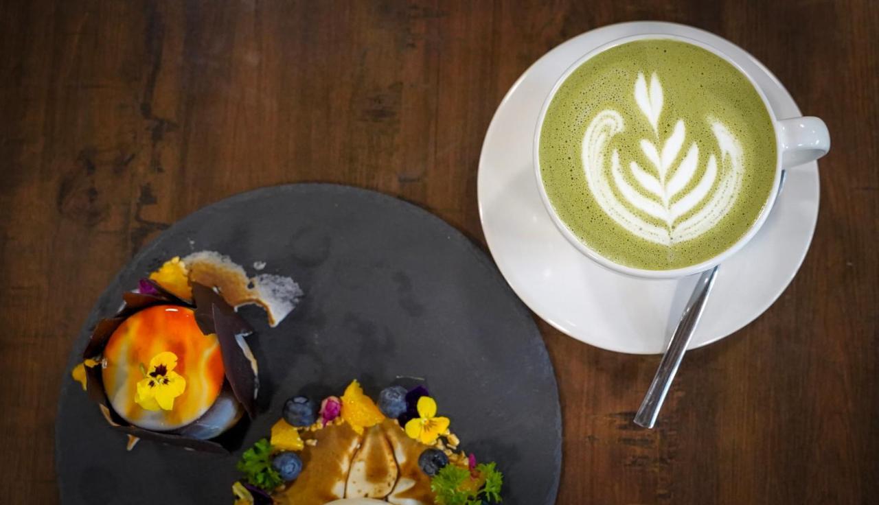 De Cafe & Rest House ايبوه المظهر الخارجي الصورة