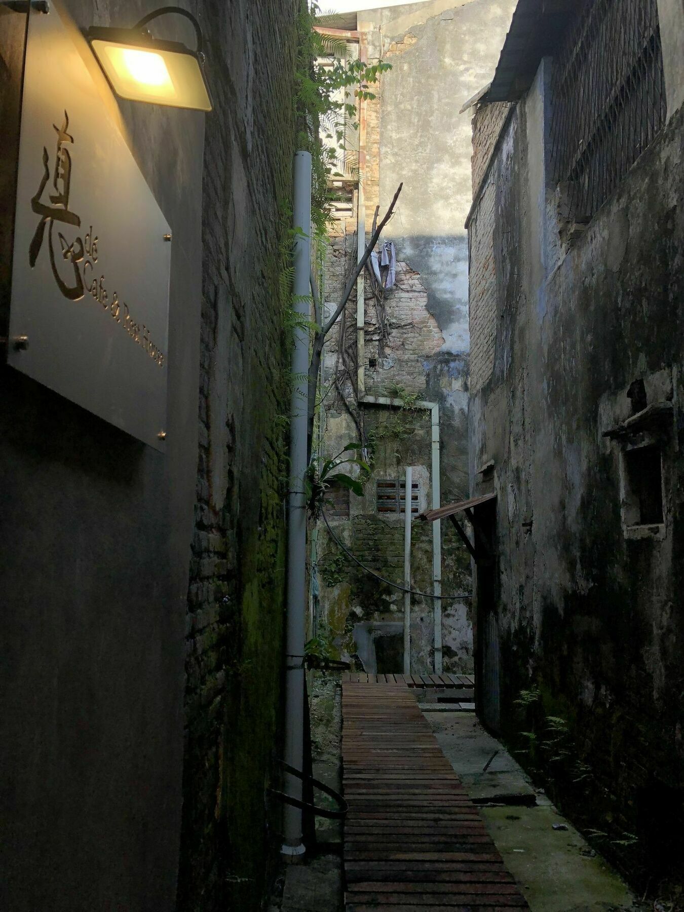De Cafe & Rest House ايبوه المظهر الخارجي الصورة